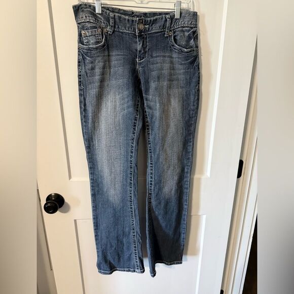 Maurices Blue Straight Leg Jeans Timeless Design - Picture 1 of 5